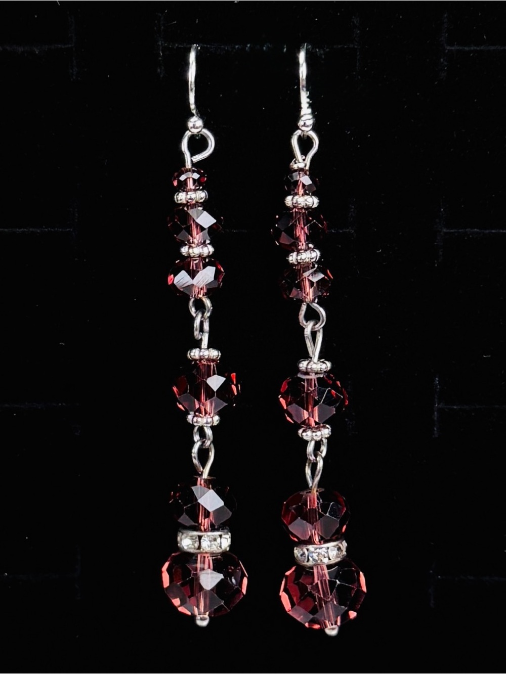Beautiful vintage deep purple plum and silvertone long drop pierced earrings